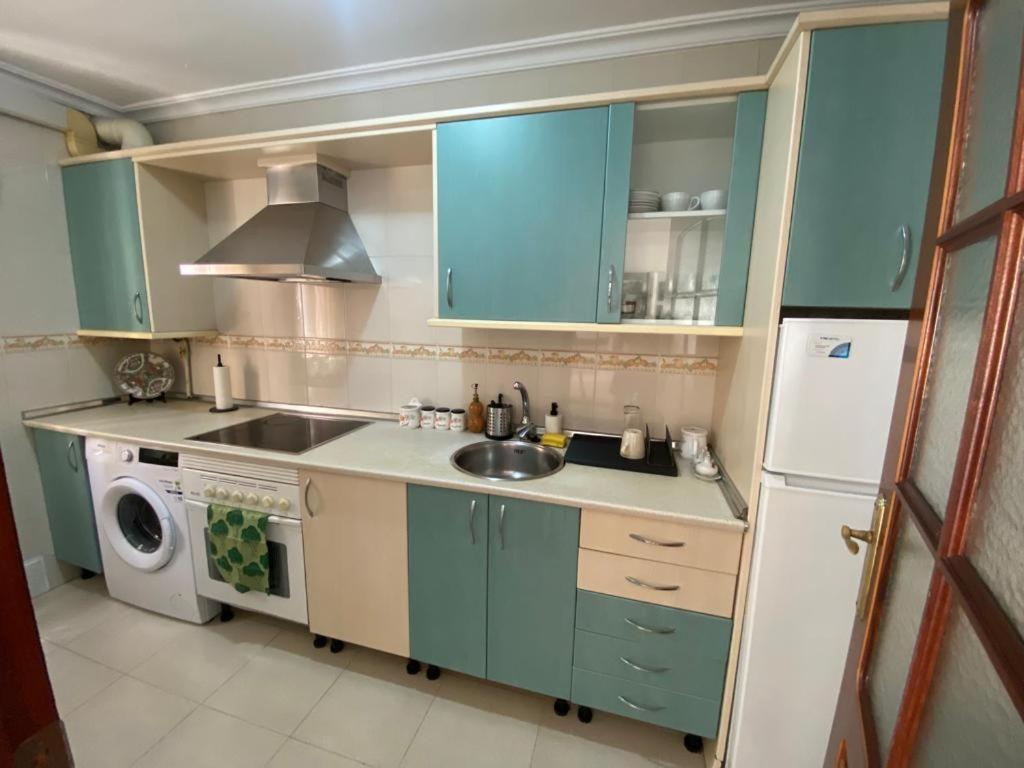 Apartamento Familiar En Barrio Reina Victoria Huelva Exterior foto