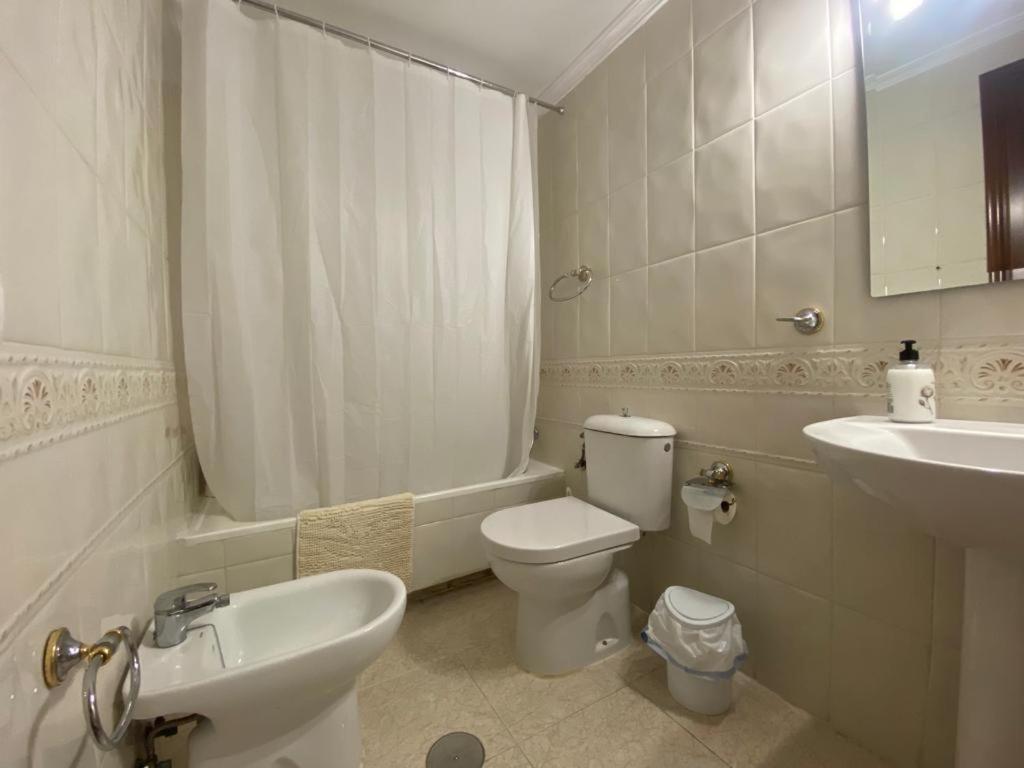 Apartamento Familiar En Barrio Reina Victoria Huelva Exterior foto