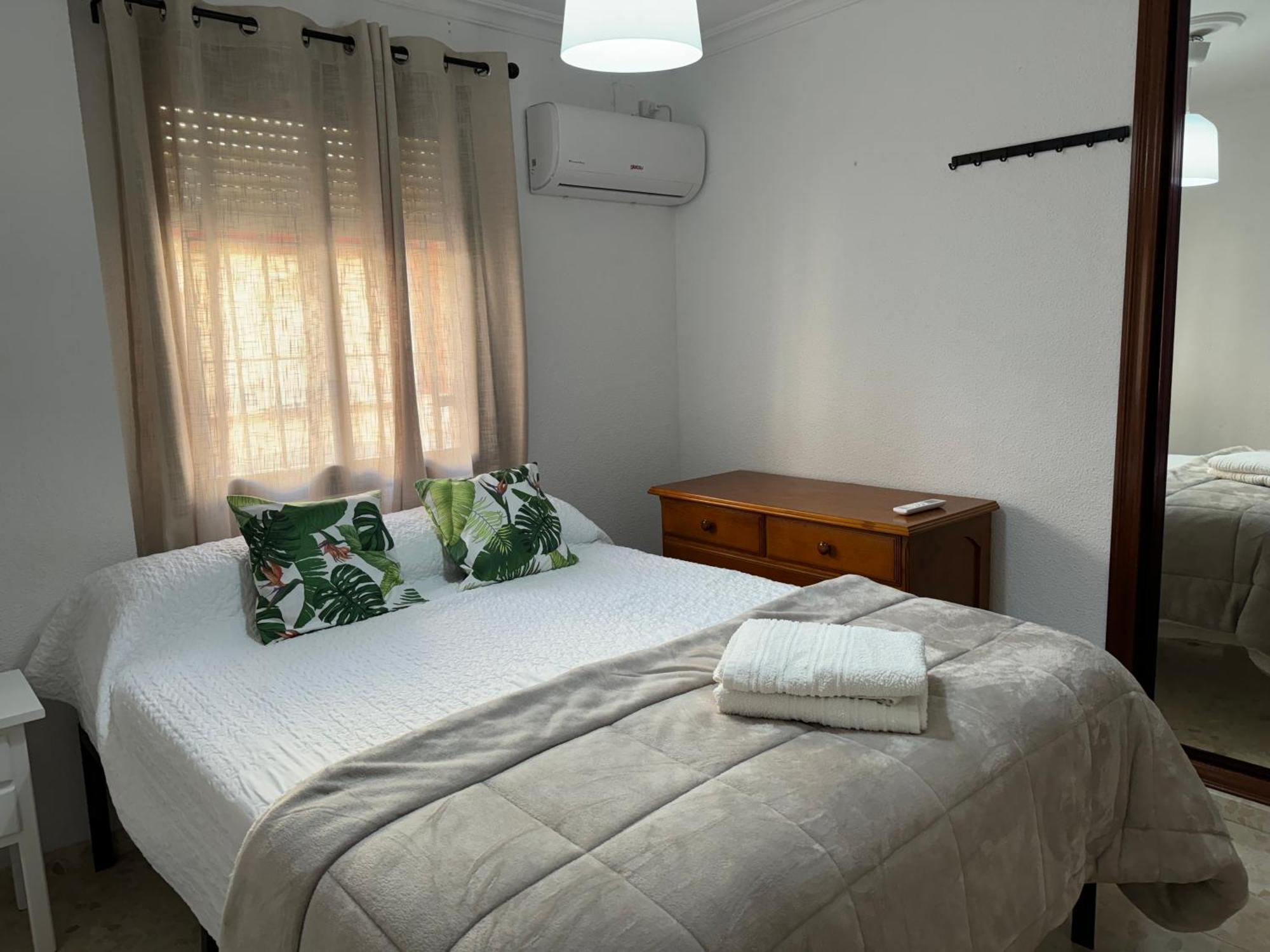 Apartamento Familiar En Barrio Reina Victoria Huelva Exterior foto